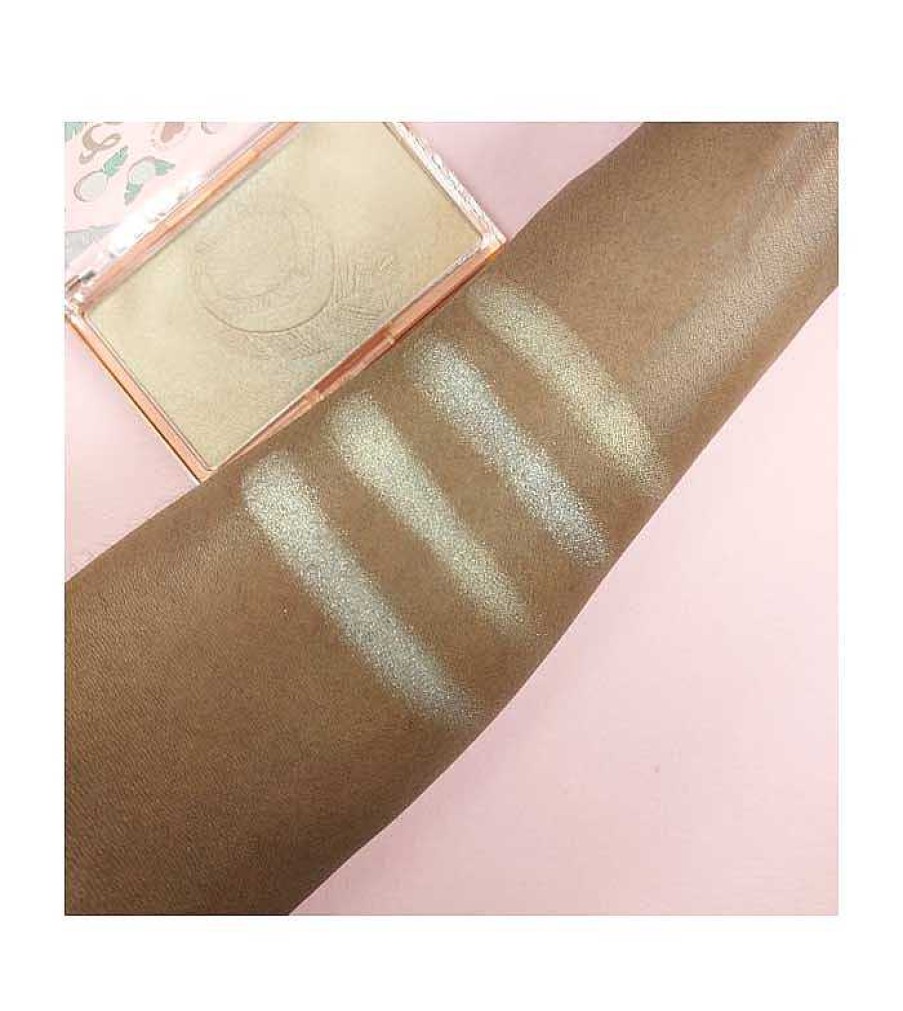 Iluminador En Polvo | I Heart Revolution I Heart Revolution - Iluminador En Polvo Ombre Highlighter - Coconut